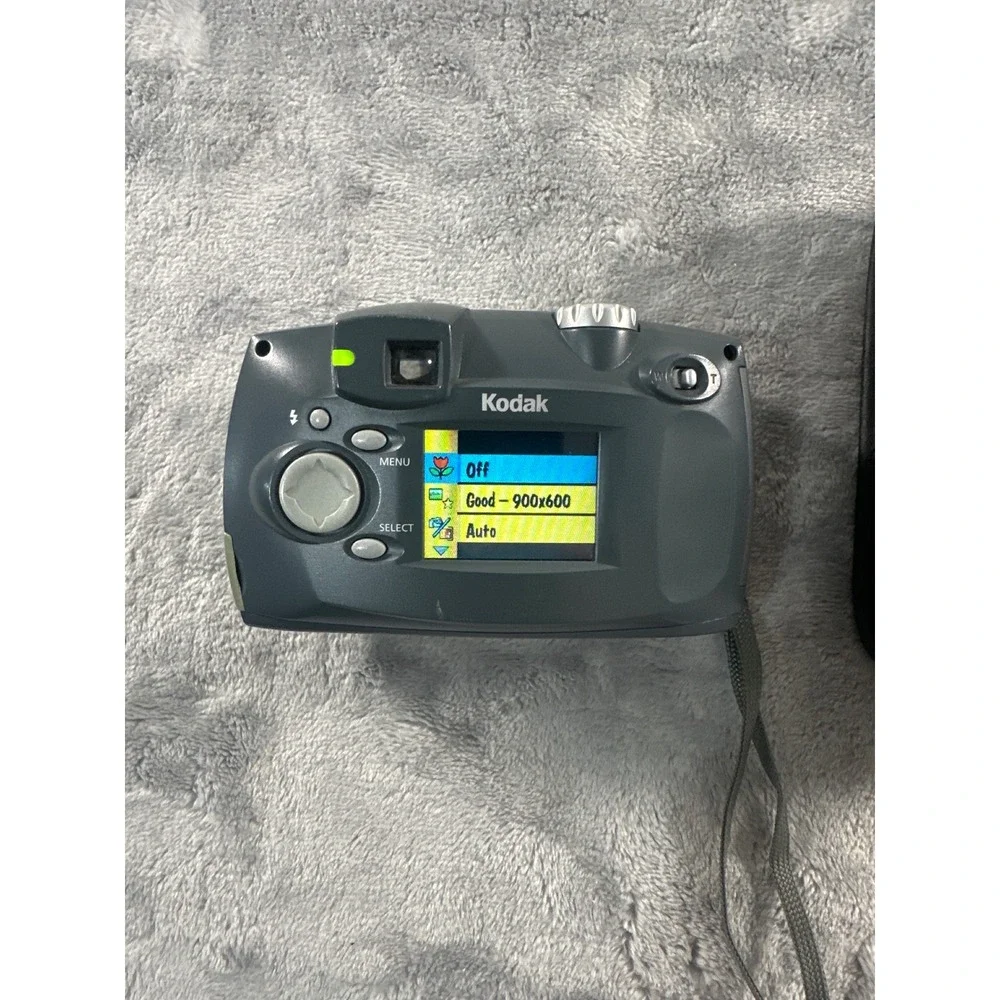 Kodak DX3600 Zoom Digital Camera 2.2MP Silver Vintage with Vivitar Case